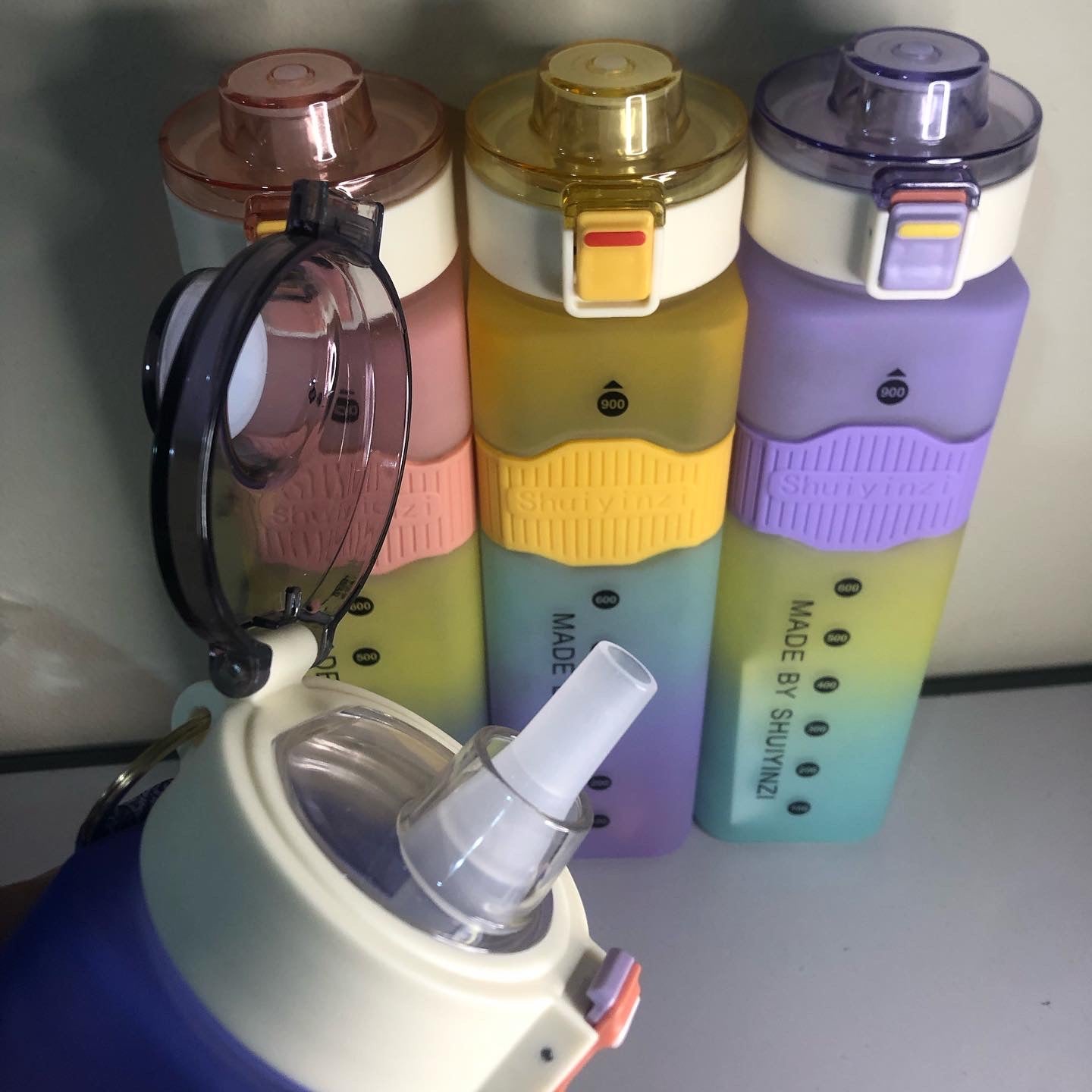 Colored water bottle - Rimelyn